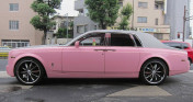 Rolls Royce Phantom "màu tình yêu" dạo phố