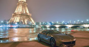  Ferrari F12 Berlinetta bên tháp Eiffel